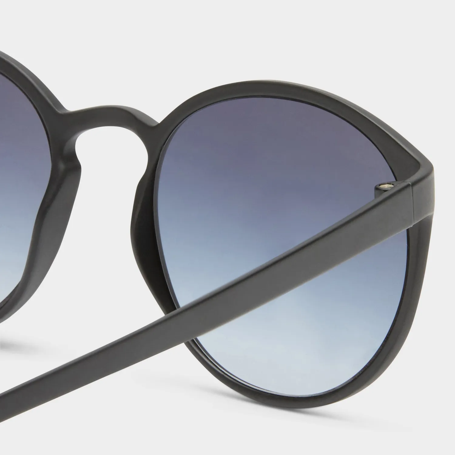 Le Specs Swizzle occhiali da sole tondi nero opaco