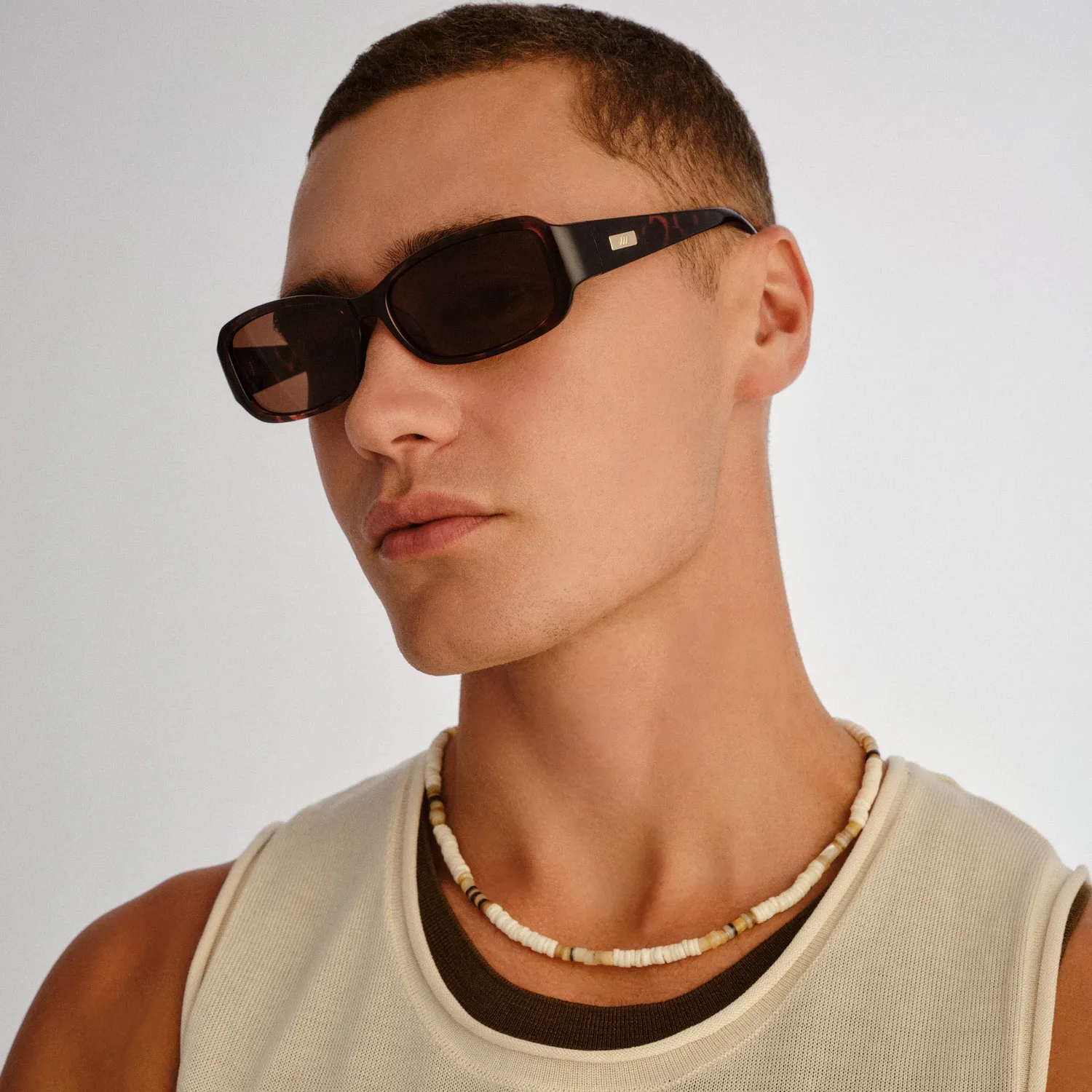 Le Specs Gigglemug occhiale da sole tartarugato slim