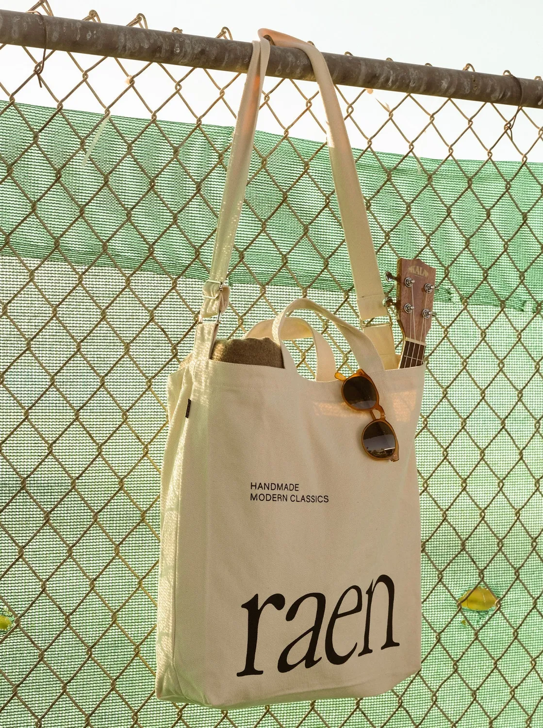 Raen Tote 2022 borsa tote nera tela riciclata