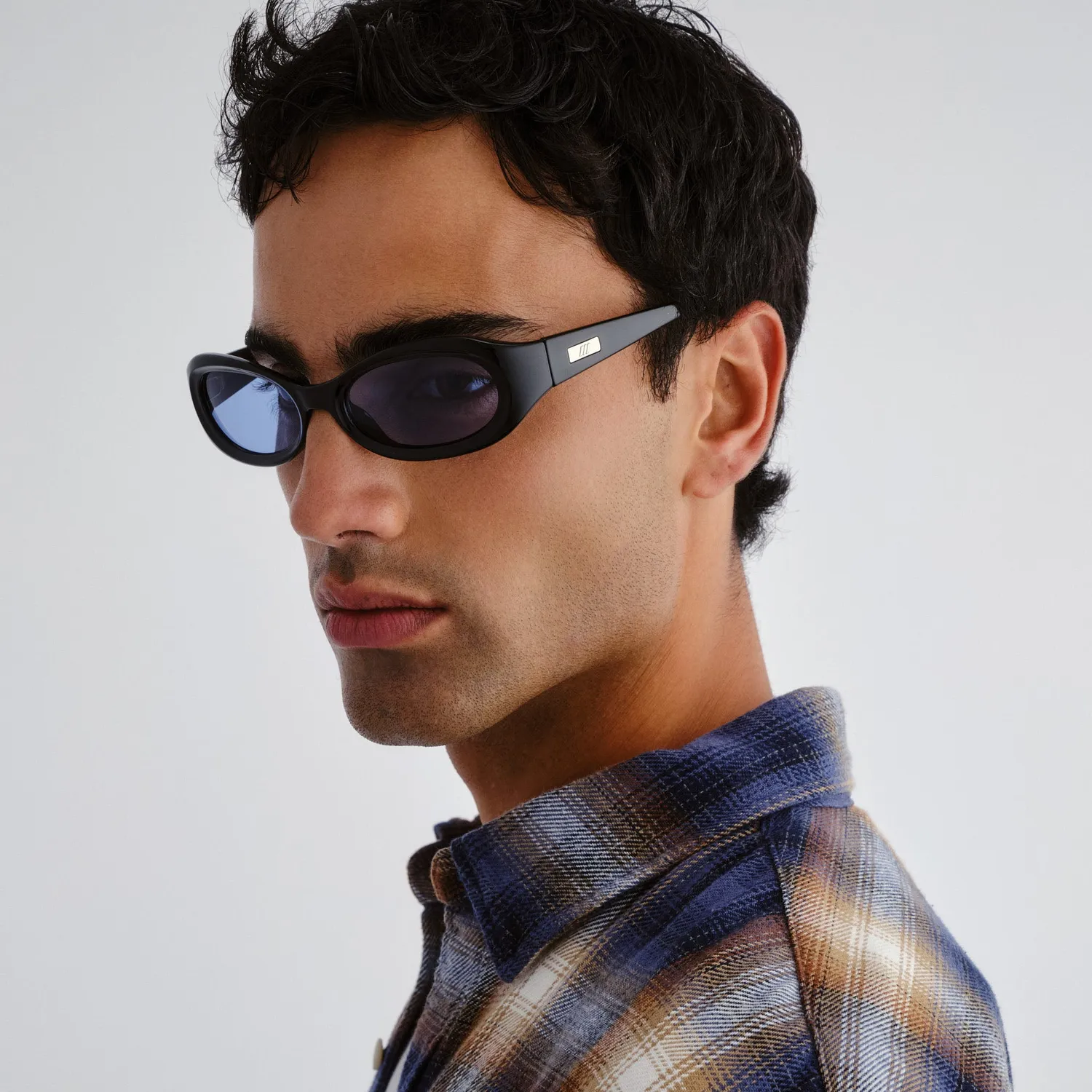 Le Specs Nightcrawler occhiale da sole nero wrap blu