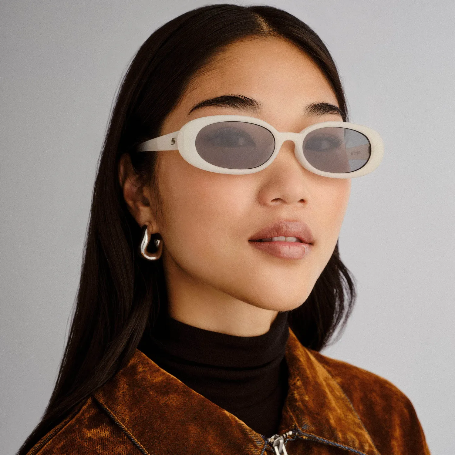 Le Specs Outta Love + occhiali da sole milk ovali