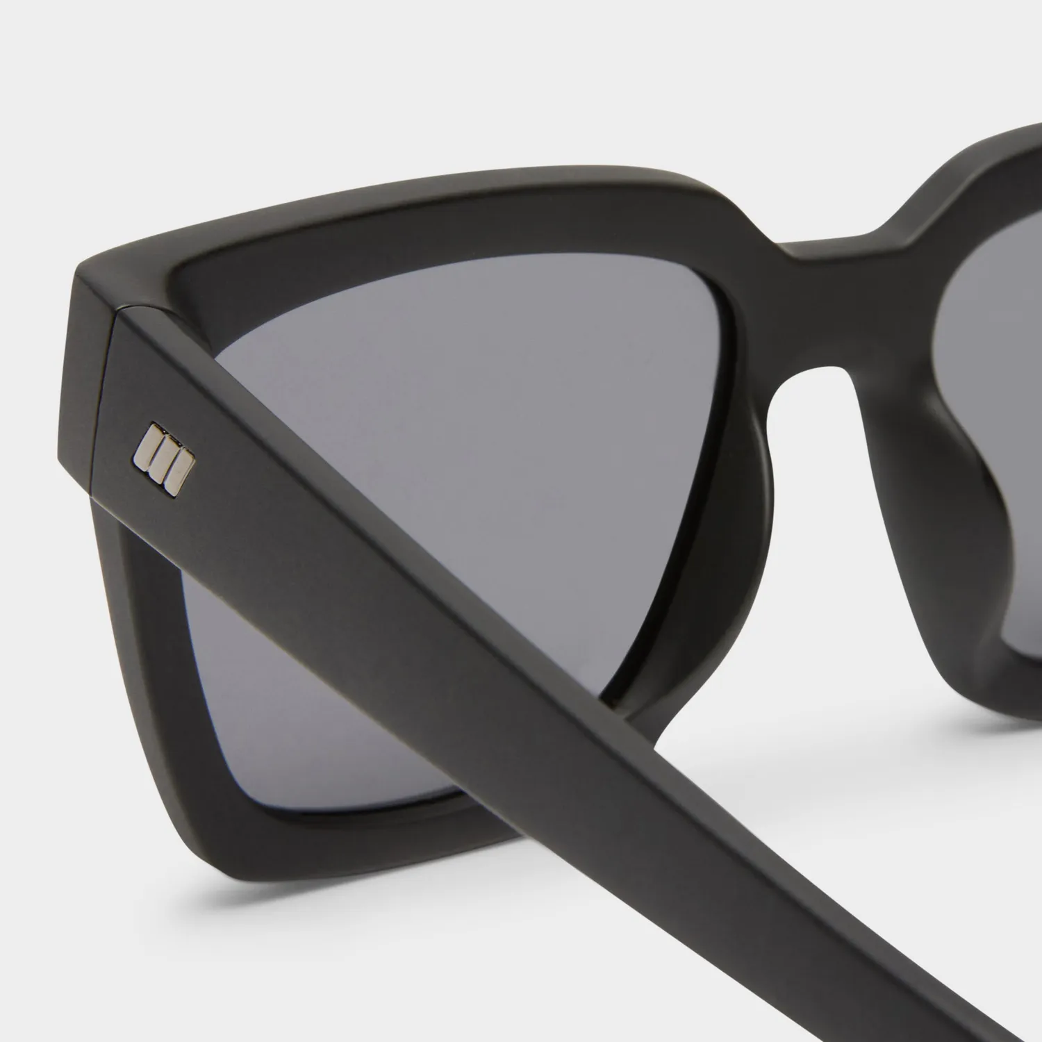 Le Specs Weekend Riot occhiale da sole nero opaco polar
