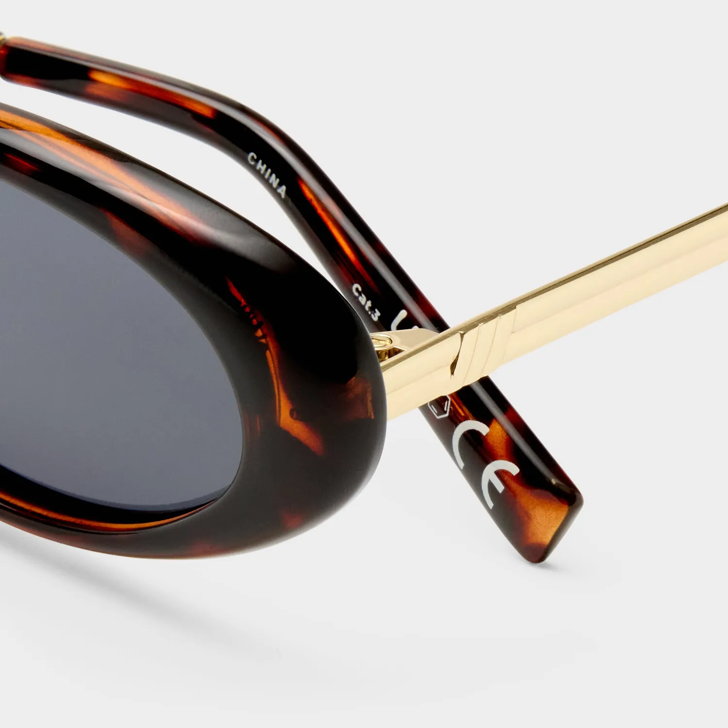 Le Specs Magnifique occhiali da sole tartarugato scuro ovali