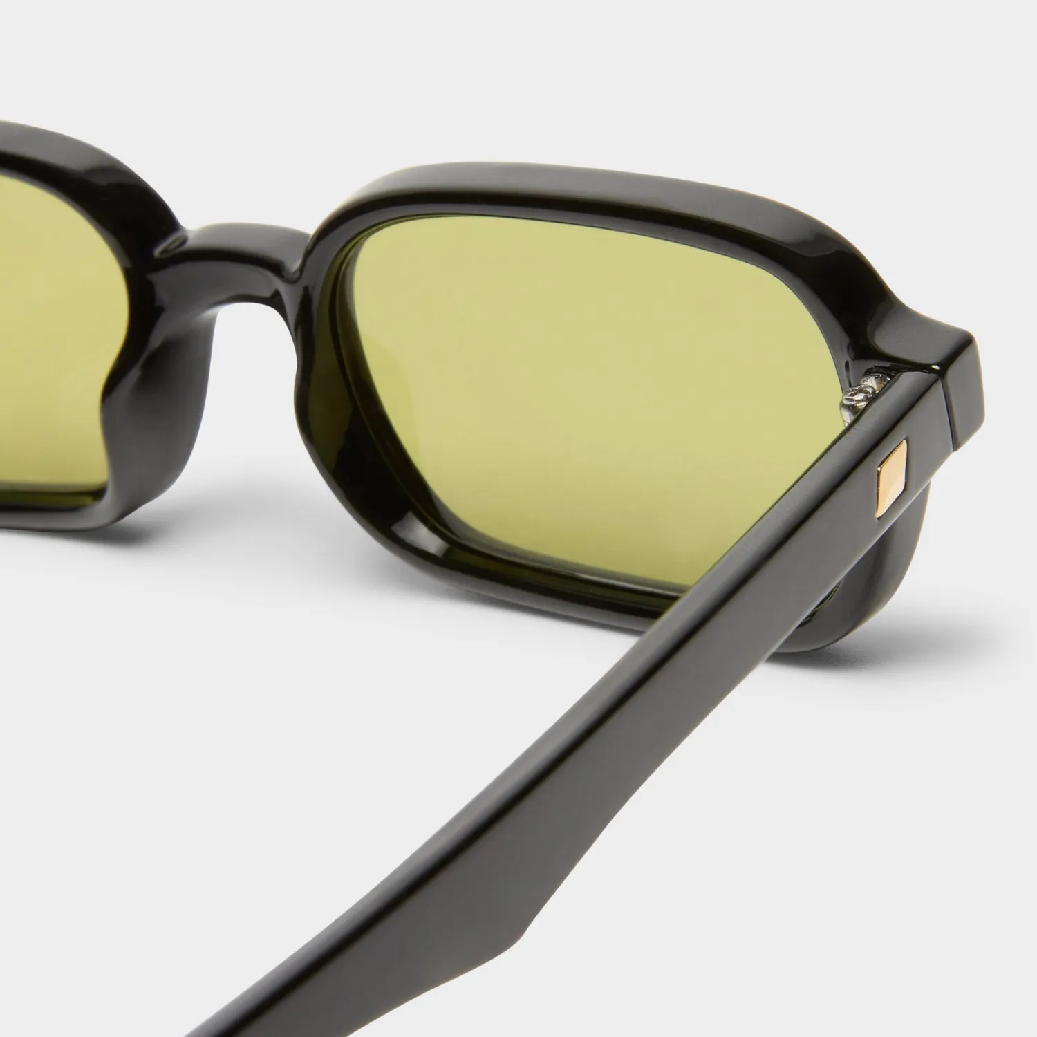 Le Specs Pilferer occhiale da sole nero verde stretto