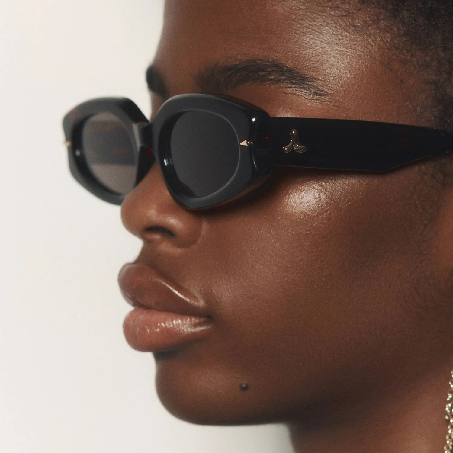 Le Specs Lunar occhiali da sole tartarugato ovali