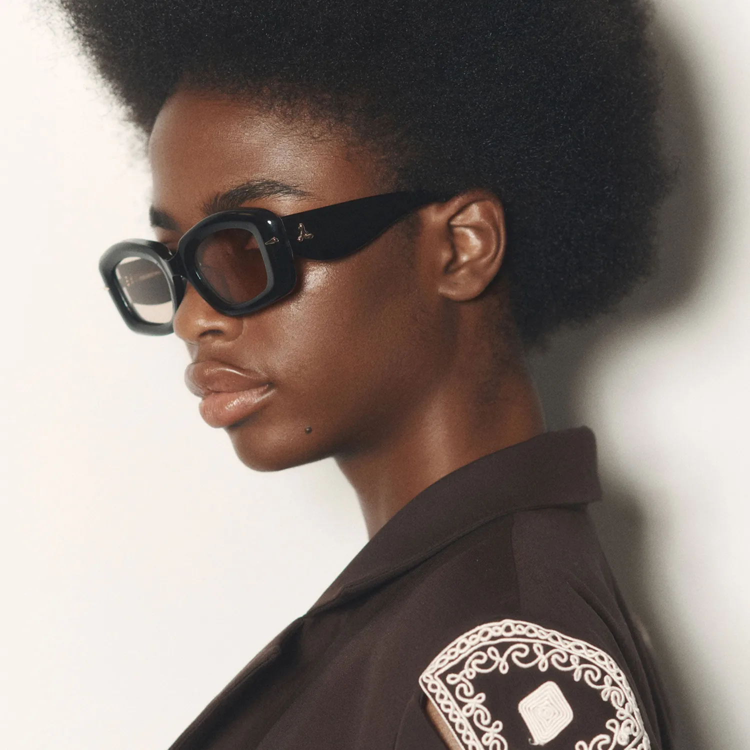 Le Specs Celestina occhiali da sole nero obsidian lenti marroni