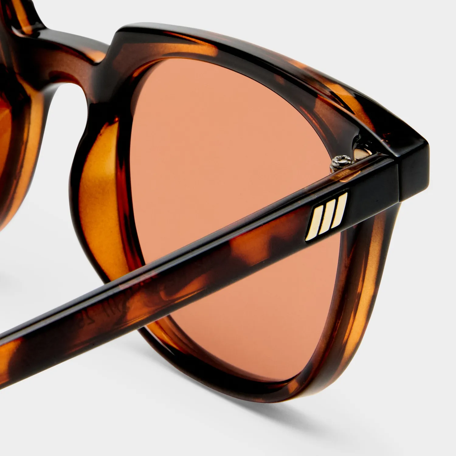 Le Specs Le Resolu occhiale da sole tartaruga lente cannella
