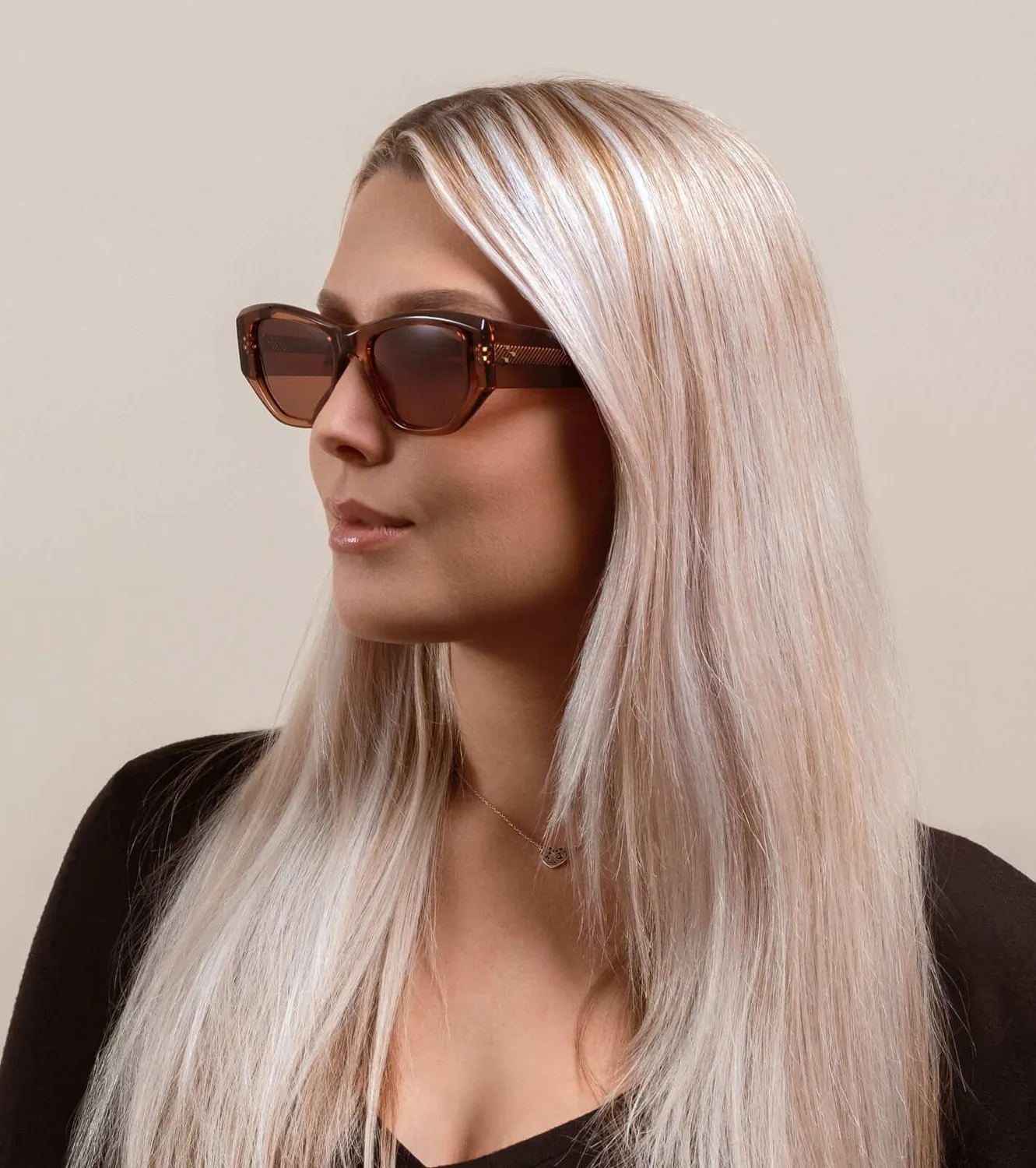 Raen Ynez occhiale da sole Allegra Teak 54 acetato