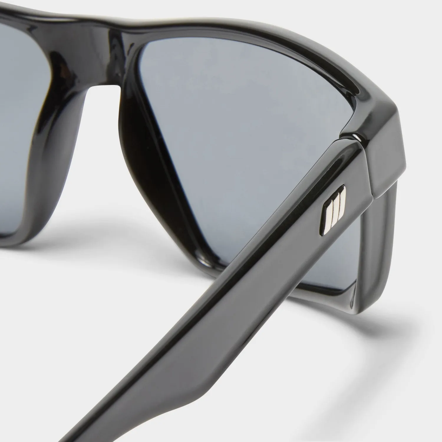 Le Specs Dauntless occhiali da sole neri avvolgenti