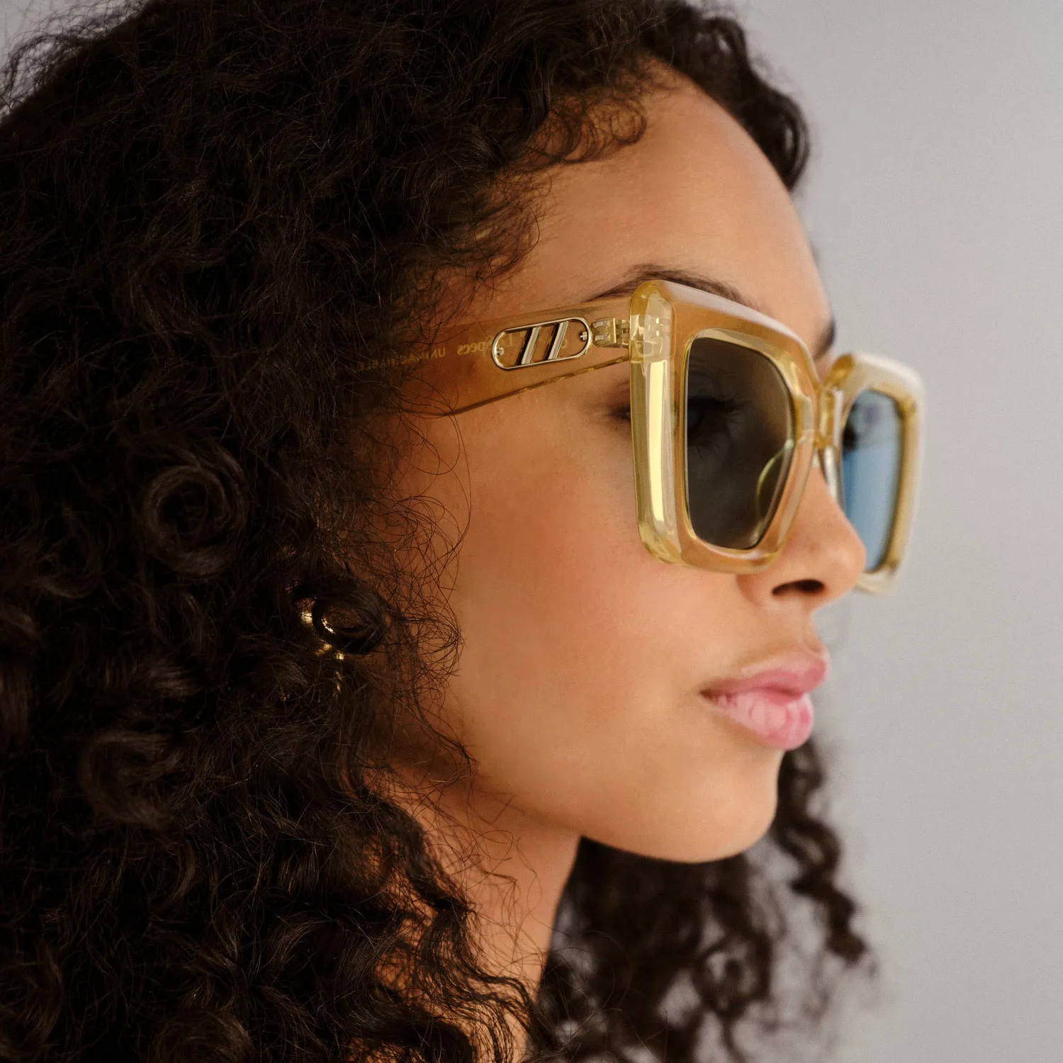 Le Specs Unimaginable occhiale da sole sabbia lente azzurra