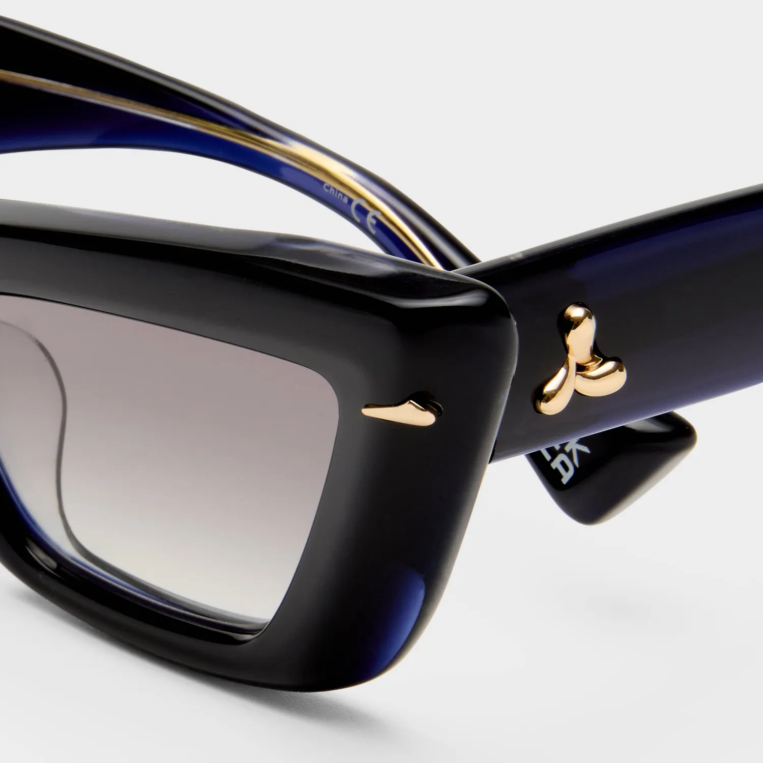 Le Specs Luxe Lucia occhiale da sole blu navy cat-eye