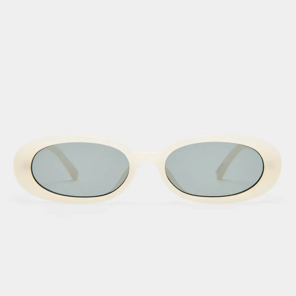 Le Specs Outta Love + occhiali da sole milk ovali
