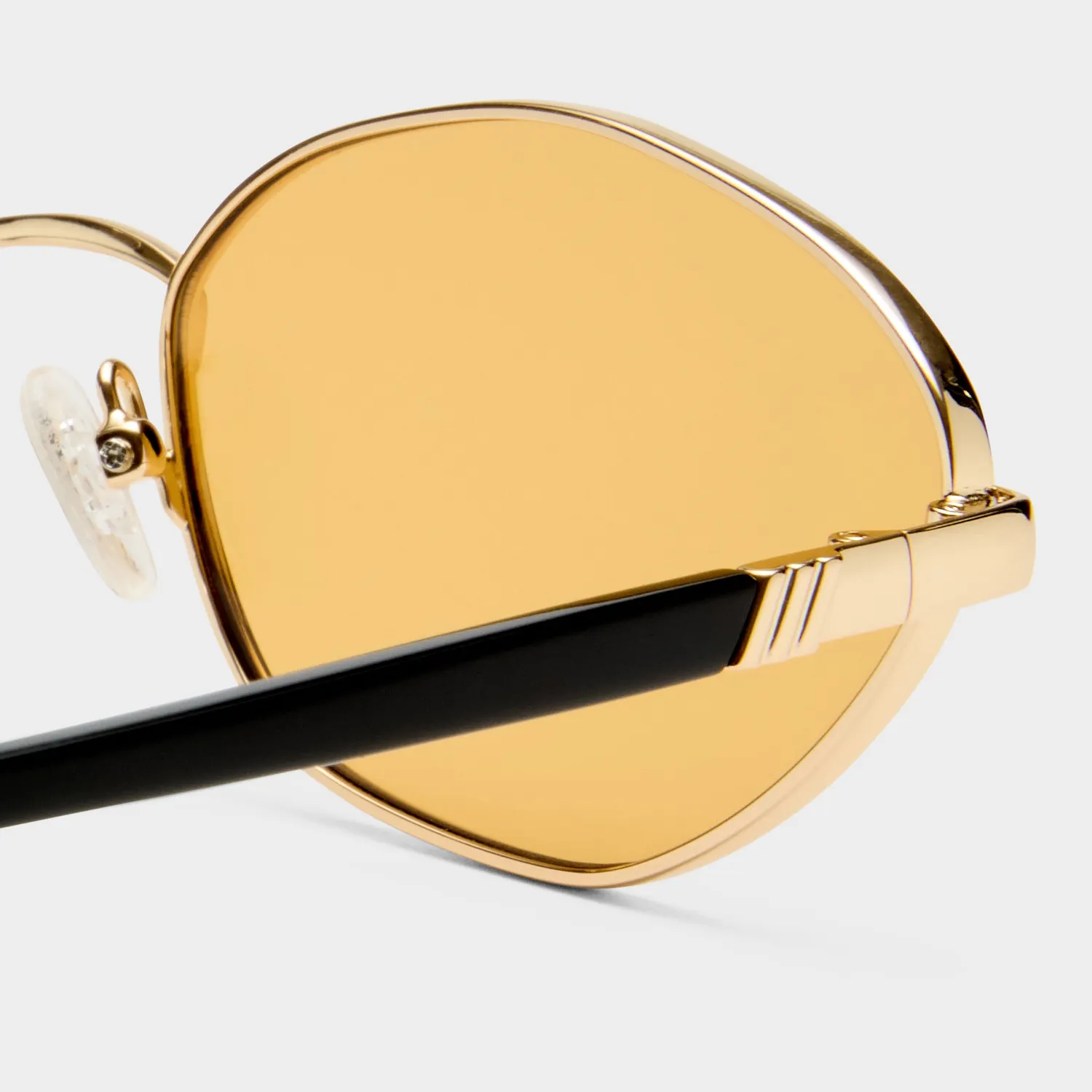 Le Specs Le Bebe occhiali da sole oro lente ambra ovale