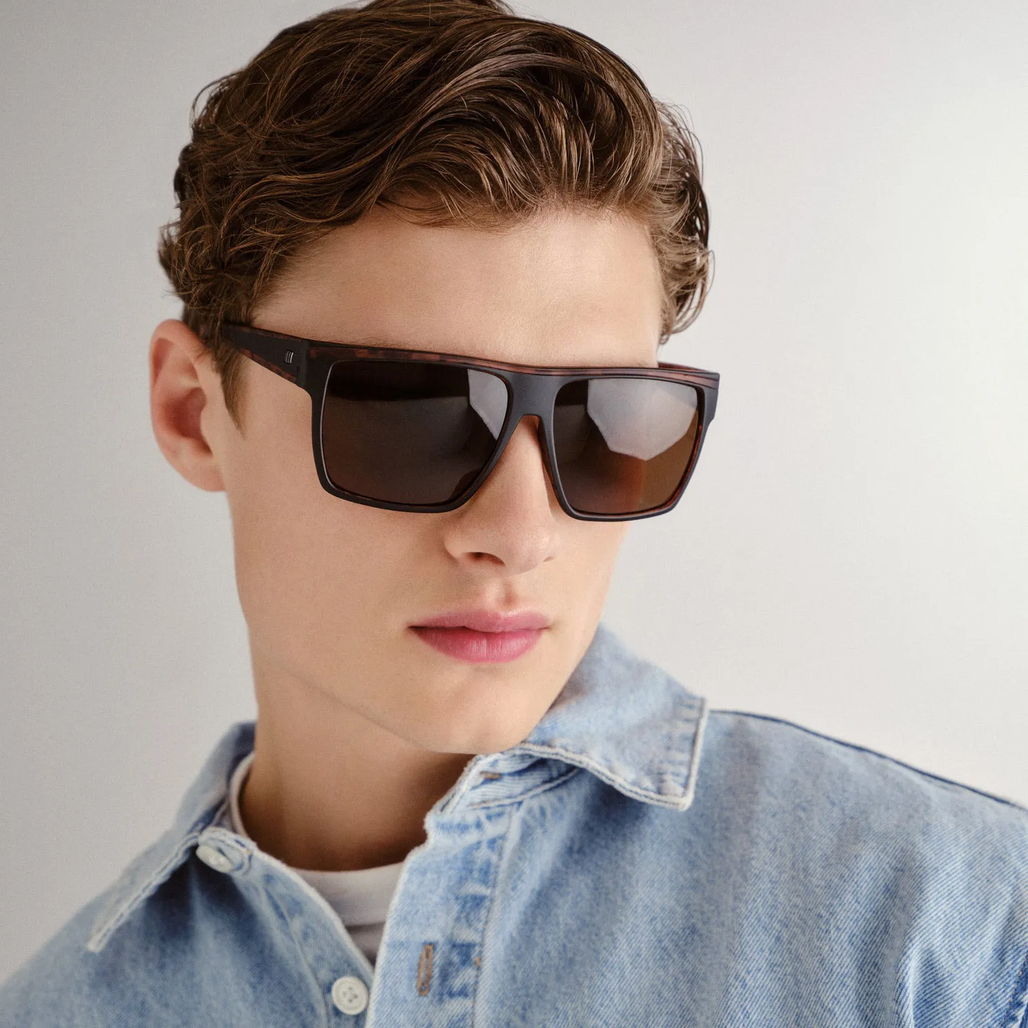 Le Specs Dirty Magic occhiale da sole nero tartarugato