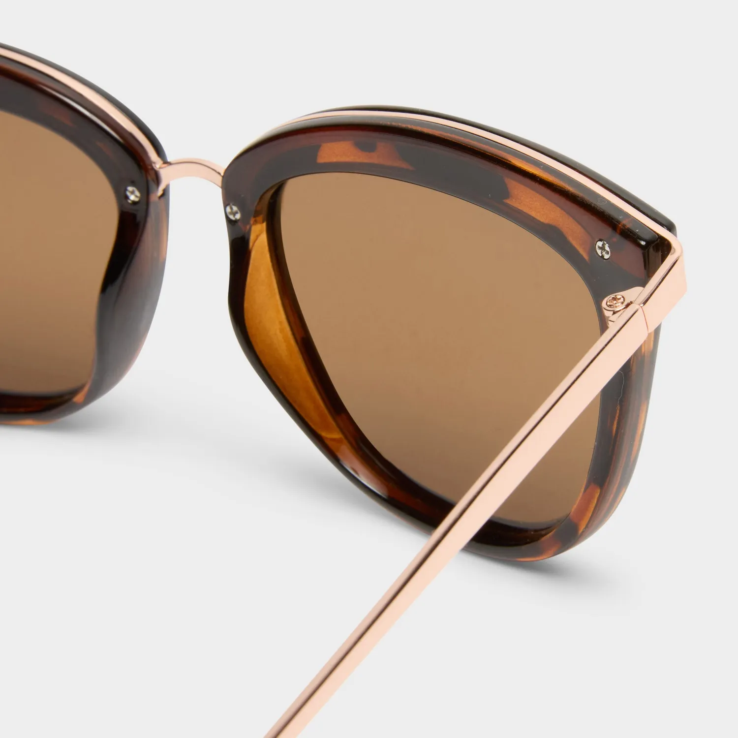 Le Specs Caliente occhiale da sole cat-eye tartarugato polarizzato