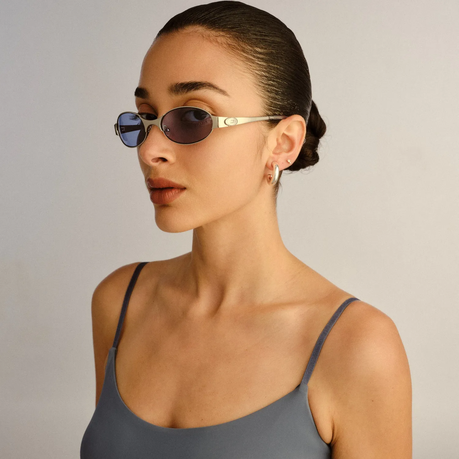 Le Specs Frostbite occhiali da sole argento lenti azzurre