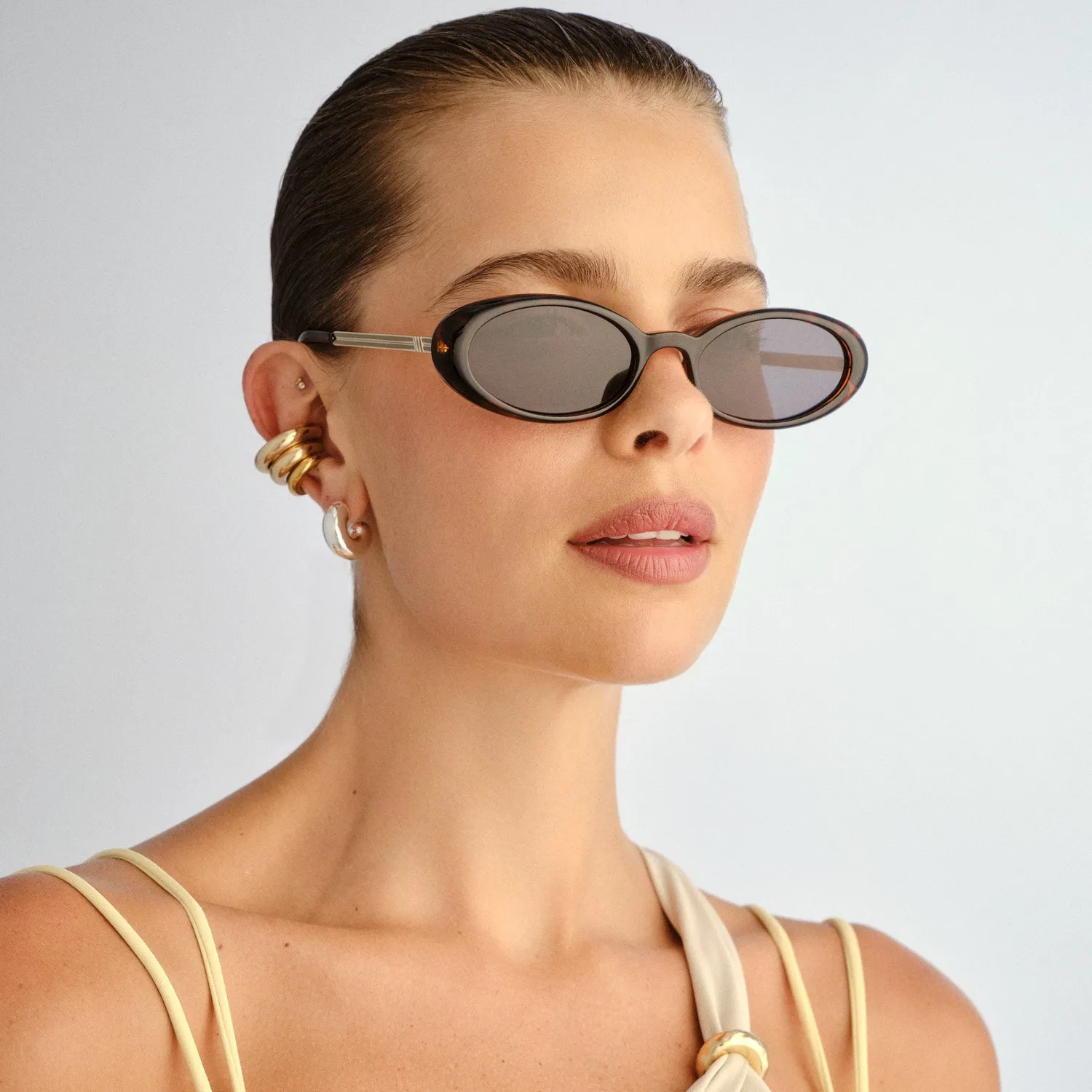 Le Specs Magnifique occhiali da sole tartarugato scuro ovali