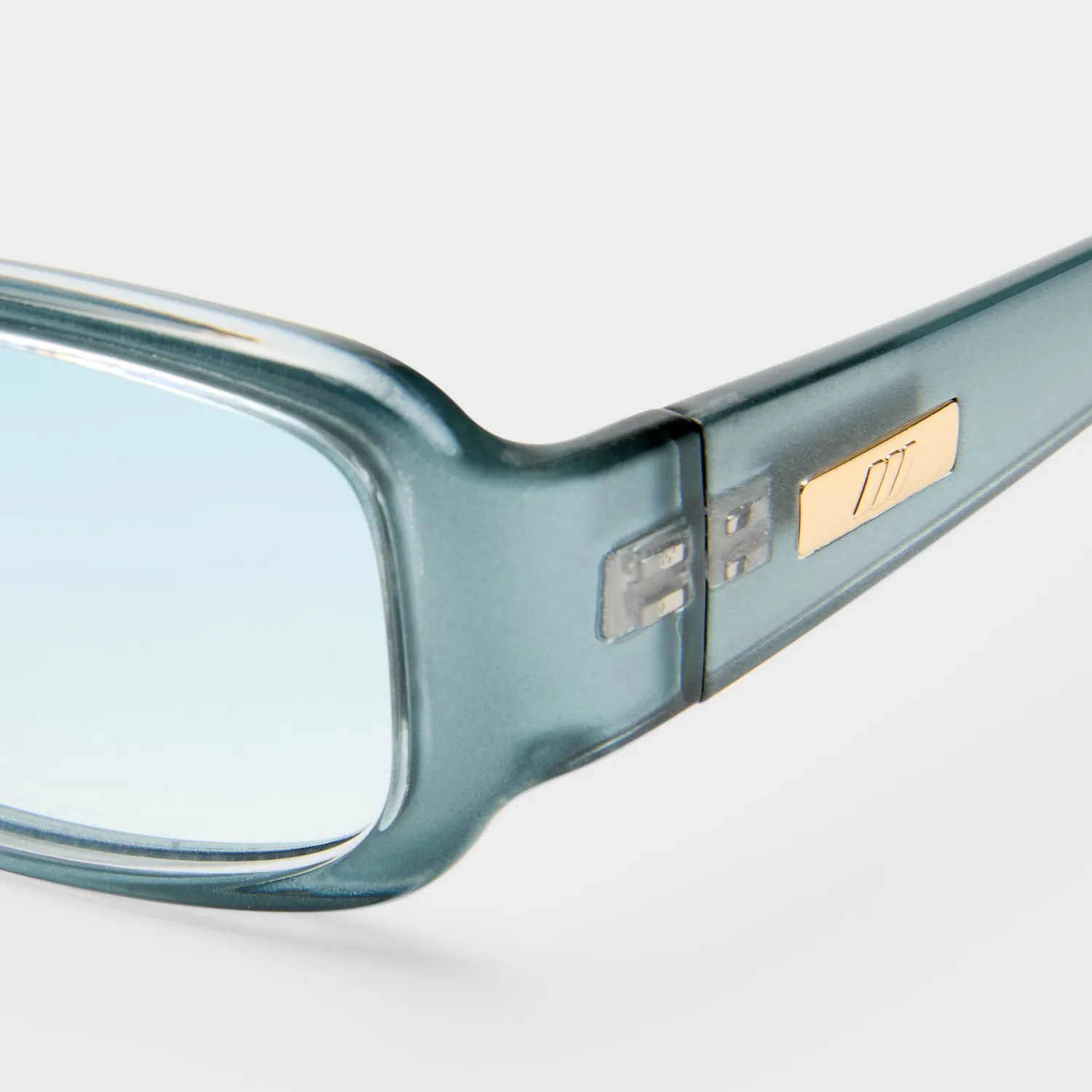 Le Specs Gigglemug occhiale da sole blu perla azzurro