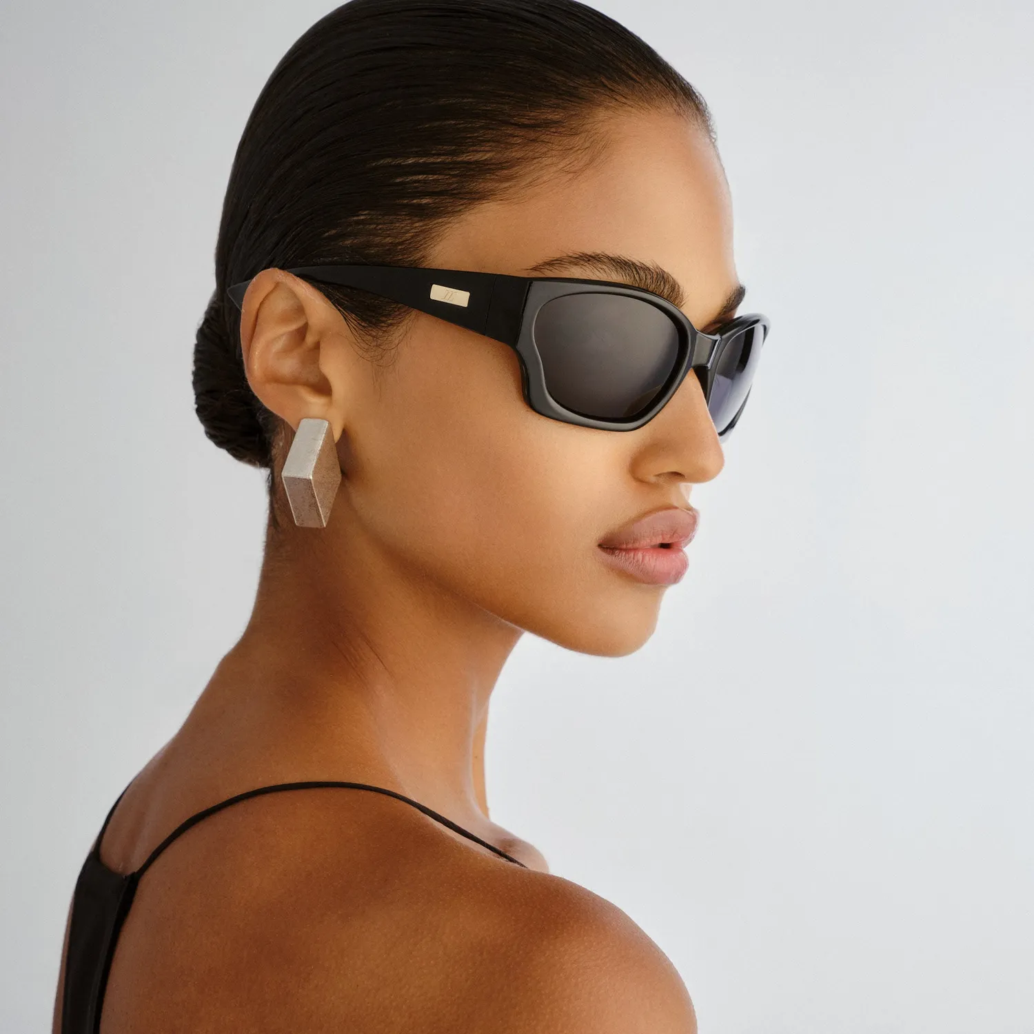 Le Specs Salacious occhiale da sole nero avvolgente