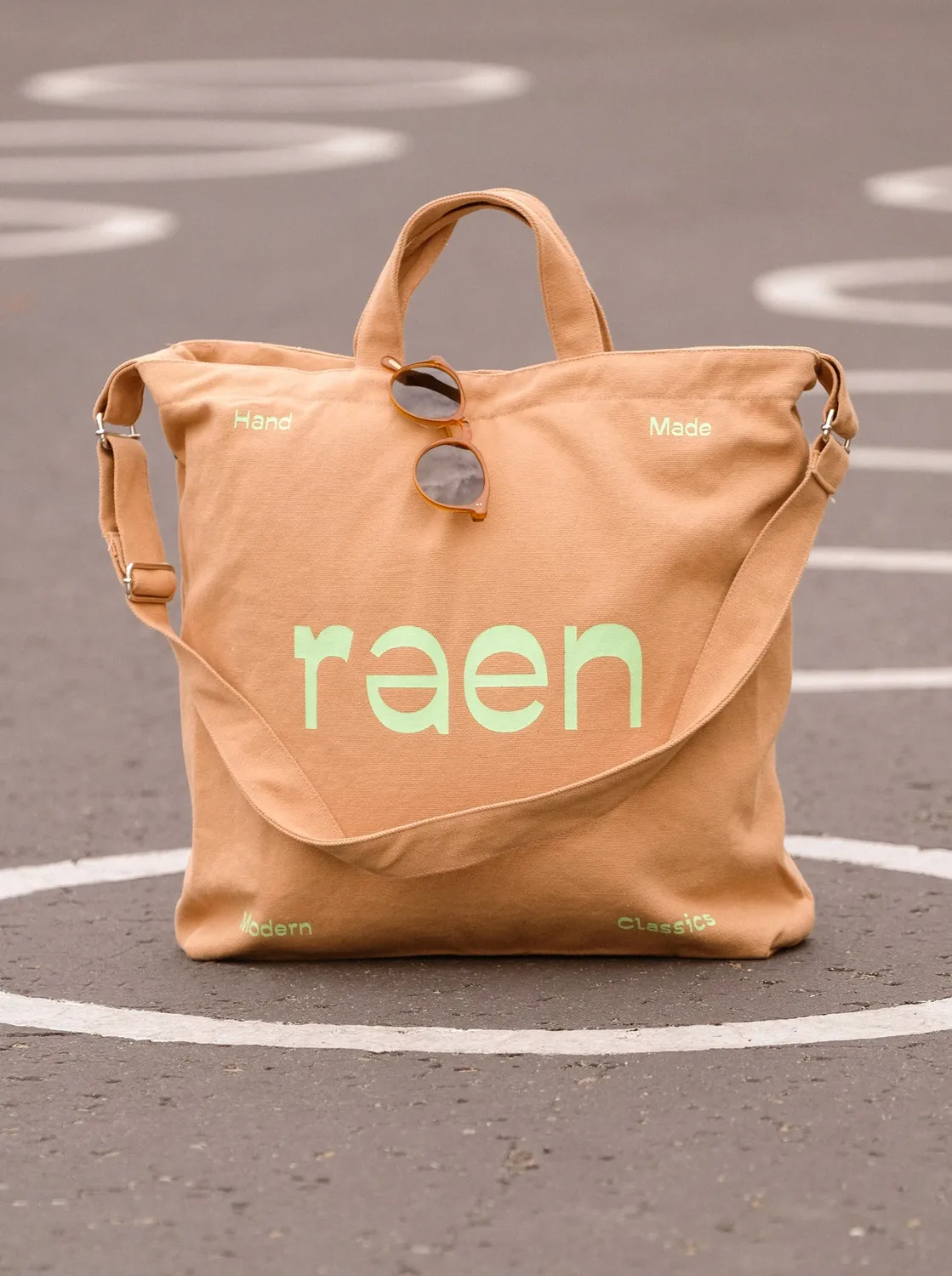 Raen Tote 2022 borsa tote nera tela riciclata