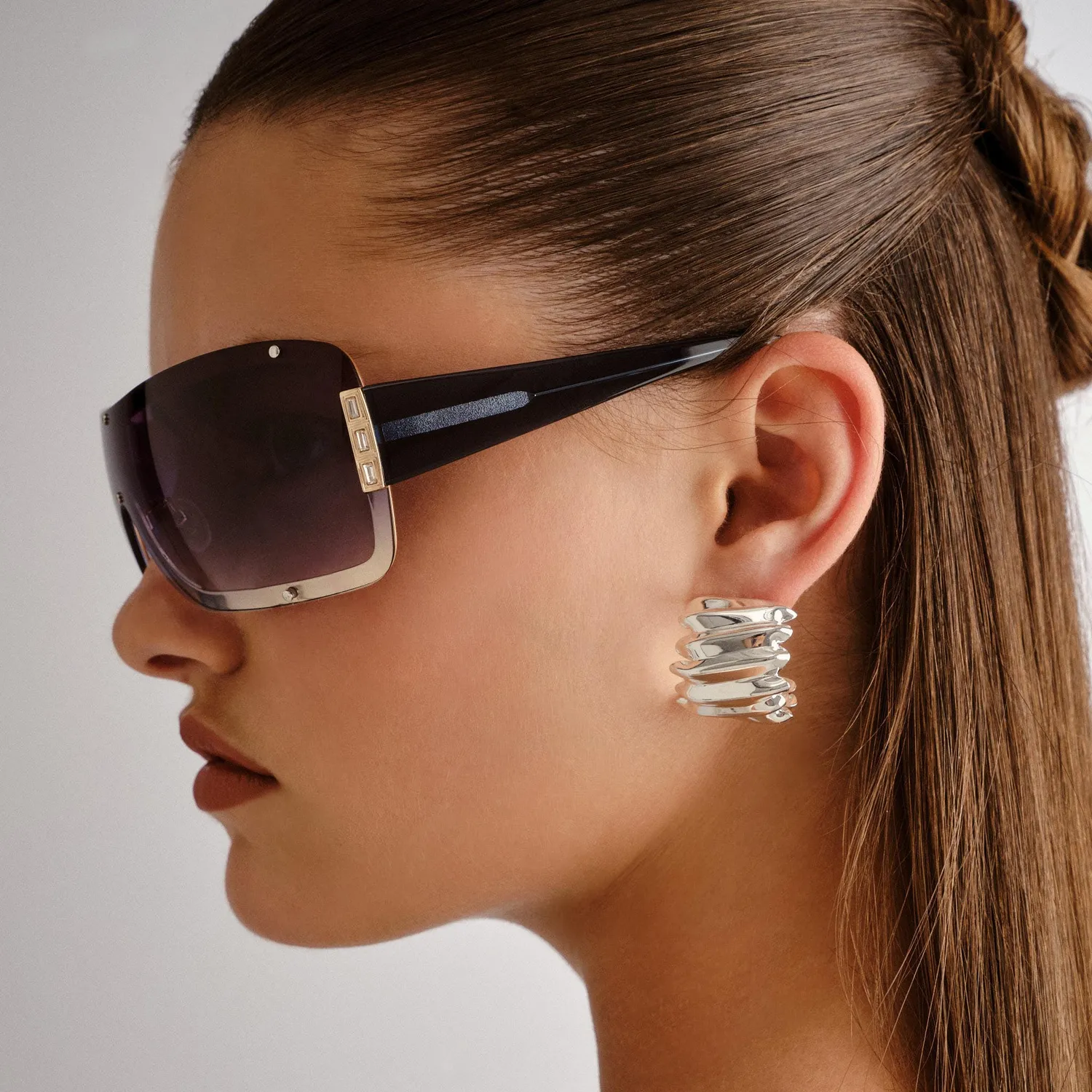 Le Specs Veiled occhiale da sole shield oro blu large