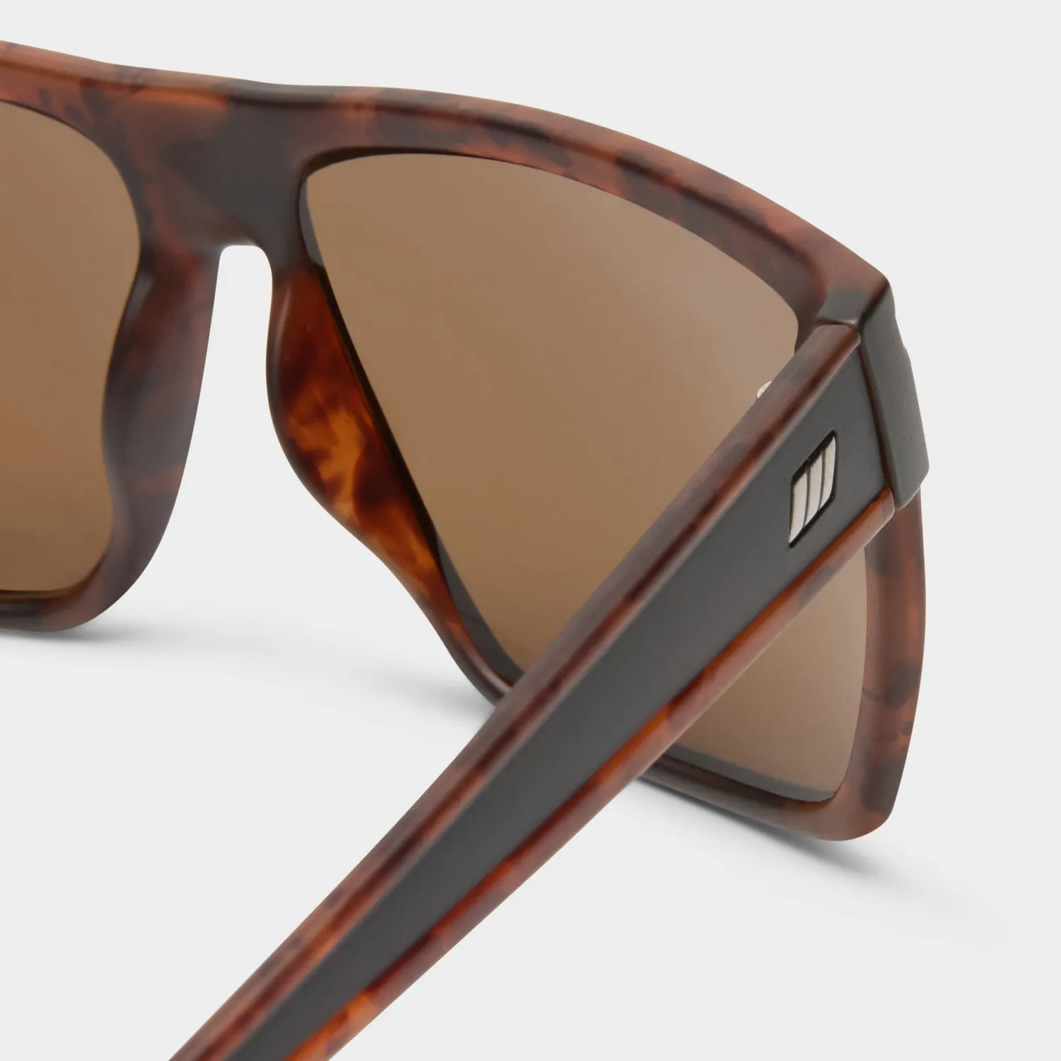 Le Specs Dirty Magic occhiale da sole nero tartarugato