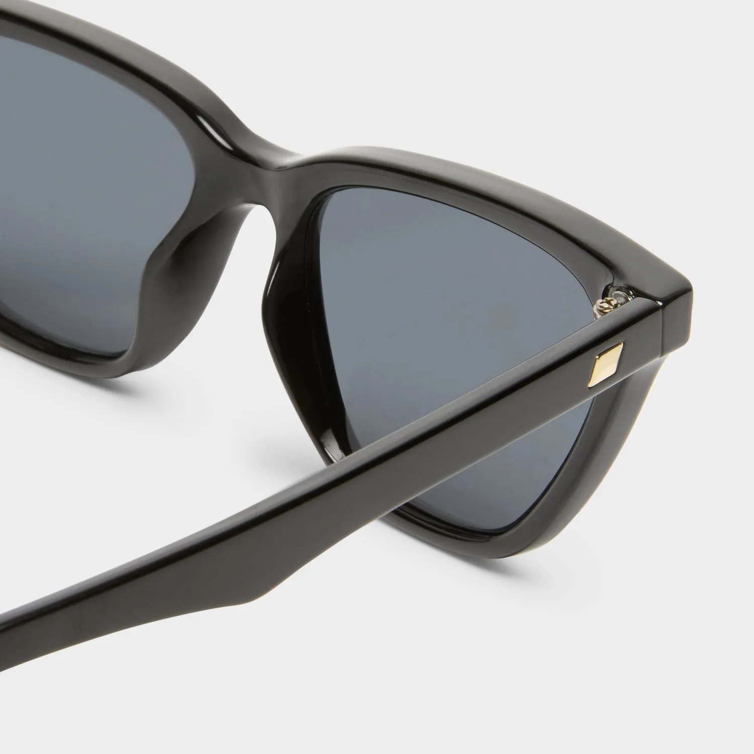 Le Specs Unfaithful occhiali da sole nero cat-eye fumo