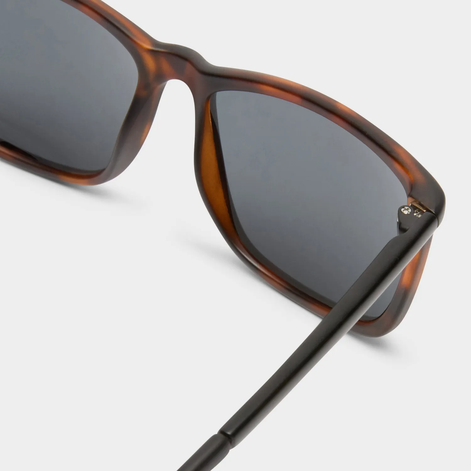 Le Specs Tweedledum occhiale da sole tartaruga opaco