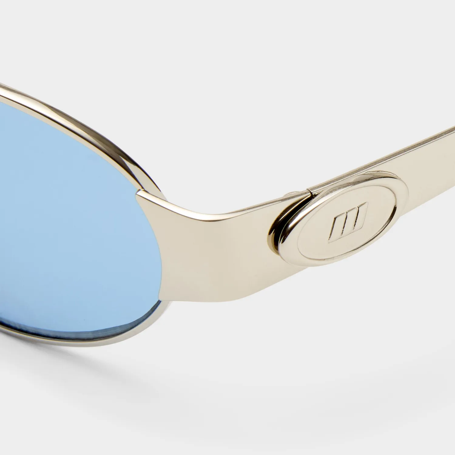 Le Specs Frostbite occhiali da sole argento lenti azzurre